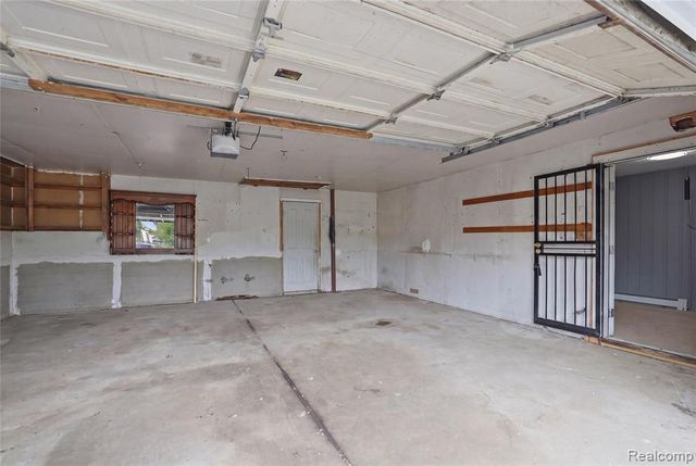 7268 Chalmers Avenue, Warren, MI 48091
