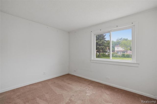 7268 Chalmers Avenue, Warren, MI 48091