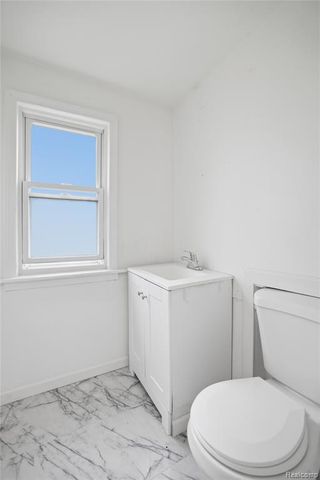 7268 Chalmers Avenue, Warren, MI 48091