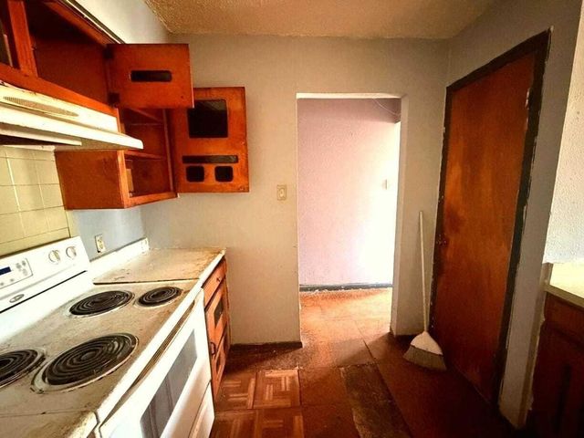 1814 SE 14th Street, Grand Prairie, TX 75051