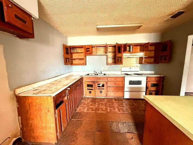 1814 SE 14th Street, Grand Prairie, TX 75051