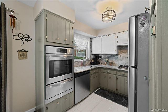 20 Bon Aire Circle 605, Suffern, NY 10901