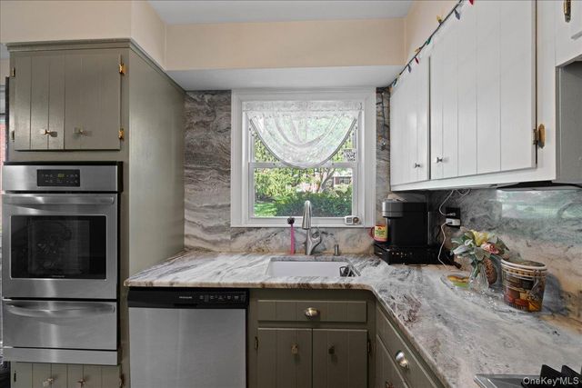 20 Bon Aire Circle 605, Suffern, NY 10901