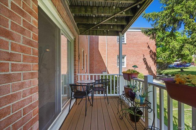 20 Bon Aire Circle 605, Suffern, NY 10901