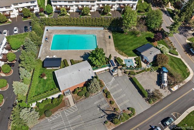 20 Bon Aire Circle 605, Suffern, NY 10901