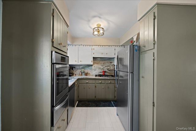 20 Bon Aire Circle 605, Suffern, NY 10901