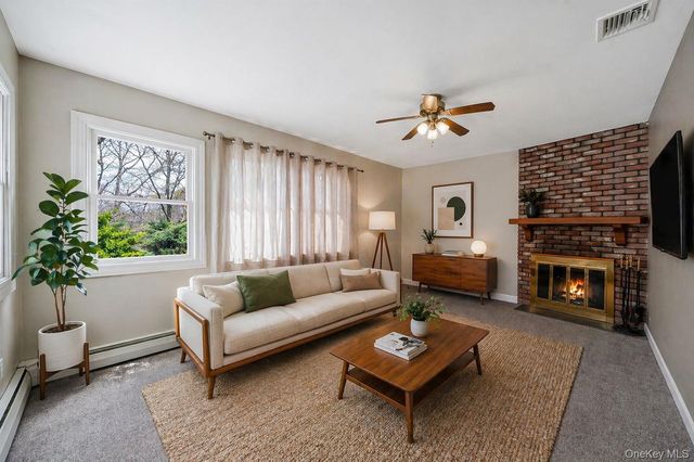 7 Carriage Court, Dix Hills, NY 11746