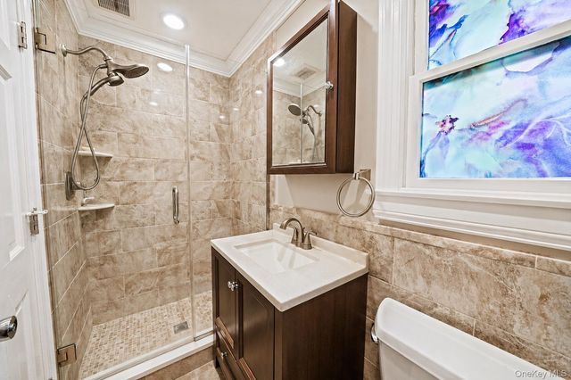 7 Carriage Court, Dix Hills, NY 11746