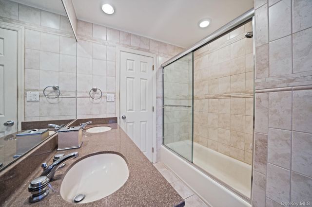 7 Carriage Court, Dix Hills, NY 11746