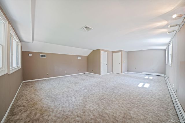 7 Carriage Court, Dix Hills, NY 11746