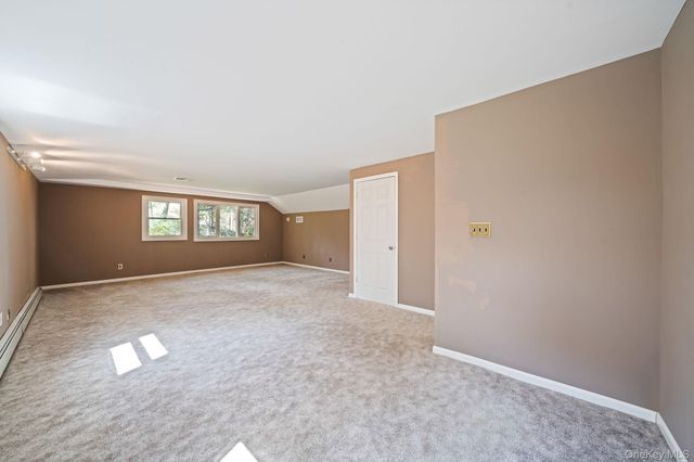 7 Carriage Court, Dix Hills, NY 11746