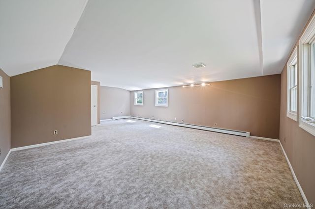 7 Carriage Court, Dix Hills, NY 11746