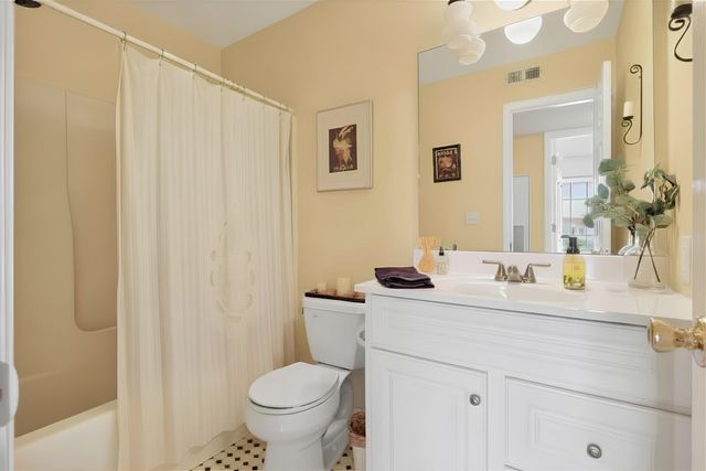 2150 Clearwater Dr Apt E, Surfside Beach, SC 29575