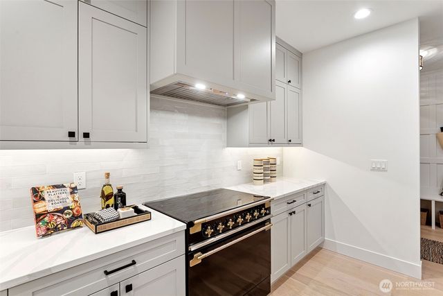 11222 115th Place NE, Kirkland, WA 98033