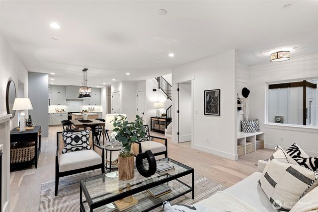 11222 115th Place NE, Kirkland, WA 98033