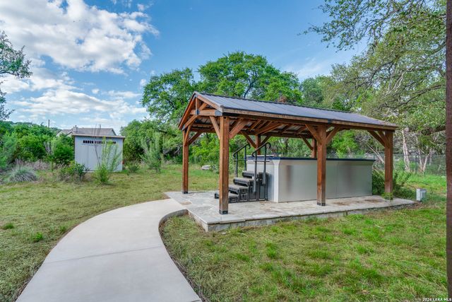 316 Prairie Tea Ln, Canyon Lake, TX 78133