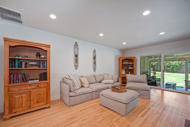 3413 Gabilan Way, Sacramento, CA 95821