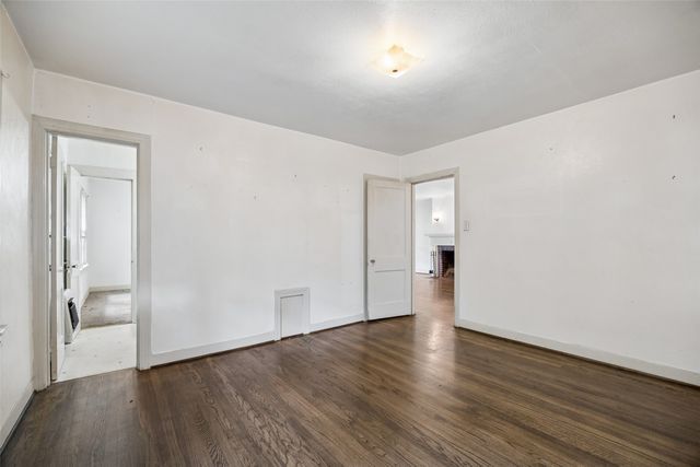 106 N Briscoe Boulevard, Dallas, TX 75211