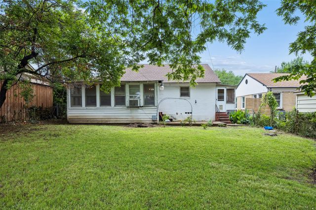 106 N Briscoe Boulevard, Dallas, TX 75211