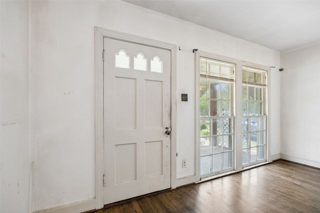 106 N Briscoe Boulevard, Dallas, TX 75211