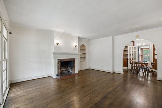 106 N Briscoe Boulevard, Dallas, TX 75211