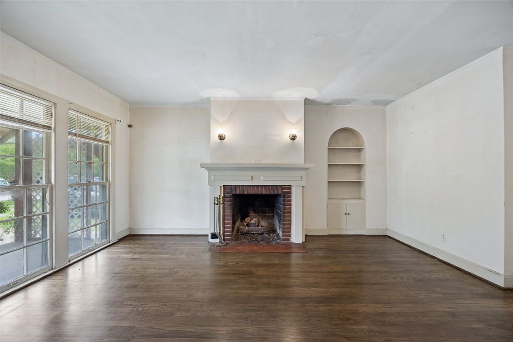 106 N Briscoe Boulevard, Dallas, TX 75211