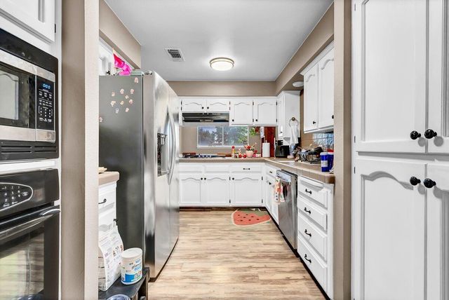 824 W Grand Avenue, Porterville, CA 93257