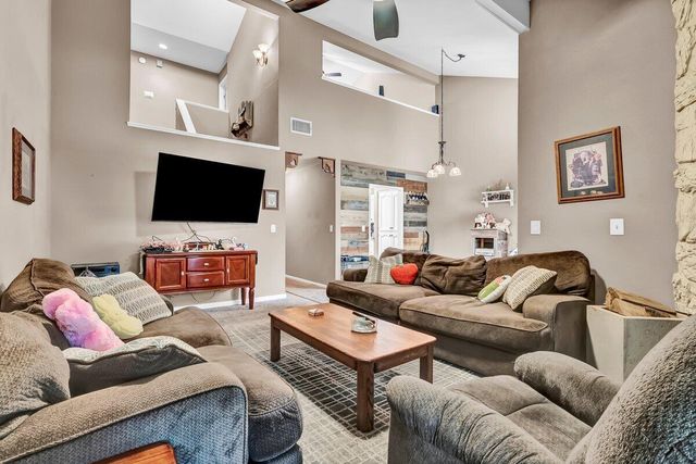 824 W Grand Avenue, Porterville, CA 93257