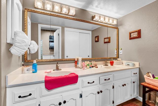 824 W Grand Avenue, Porterville, CA 93257