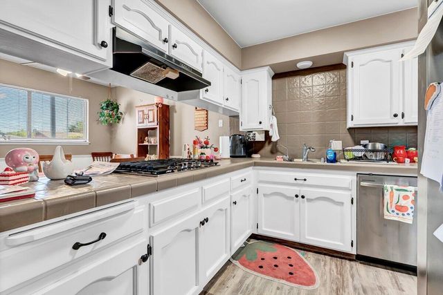 824 W Grand Avenue, Porterville, CA 93257