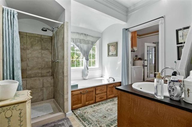 286 Killarney Way, Kingston, GA 30145