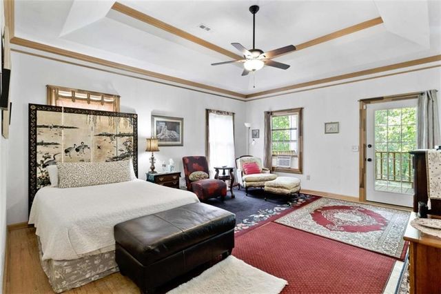 286 Killarney Way, Kingston, GA 30145