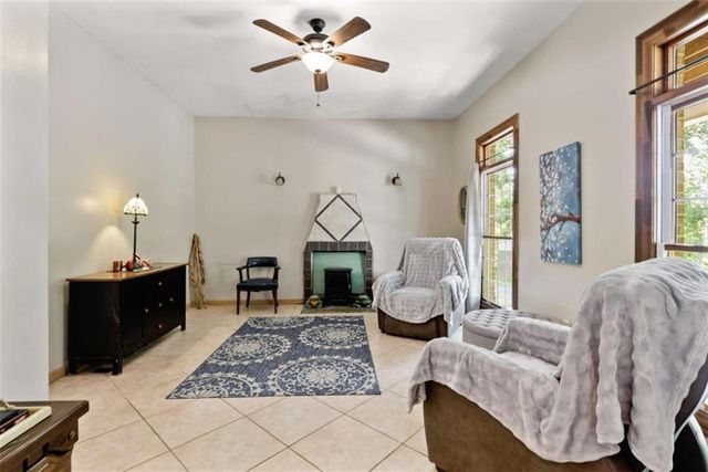 286 Killarney Way, Kingston, GA 30145