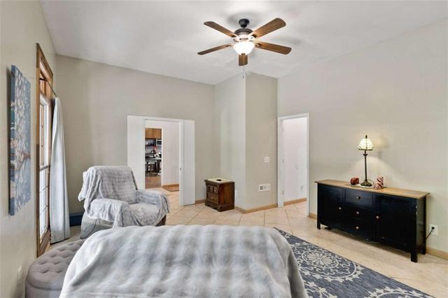 286 Killarney Way, Kingston, GA 30145