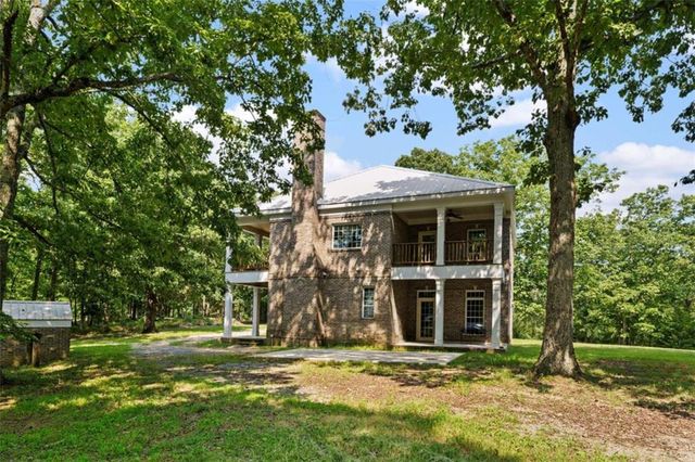 286 Killarney Way, Kingston, GA 30145