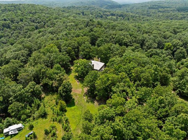 286 Killarney Way, Kingston, GA 30145