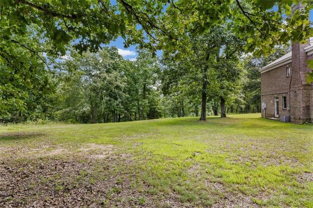286 Killarney Way, Kingston, GA 30145