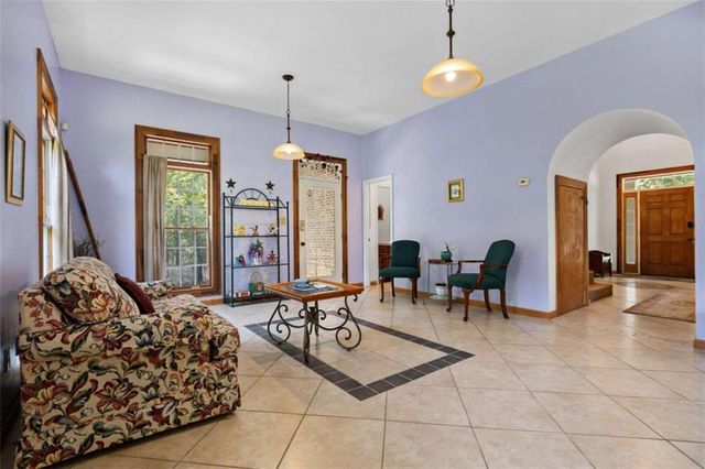 286 Killarney Way, Kingston, GA 30145