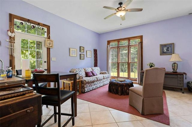 286 Killarney Way, Kingston, GA 30145