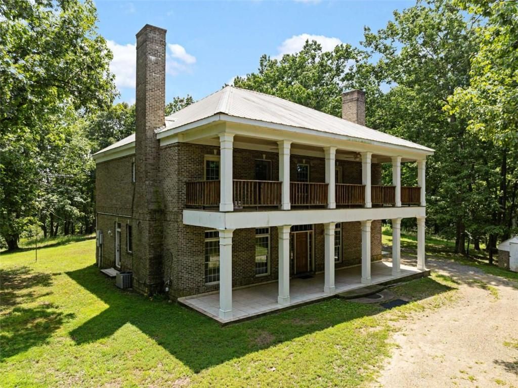286 Killarney Way, Kingston, GA 30145