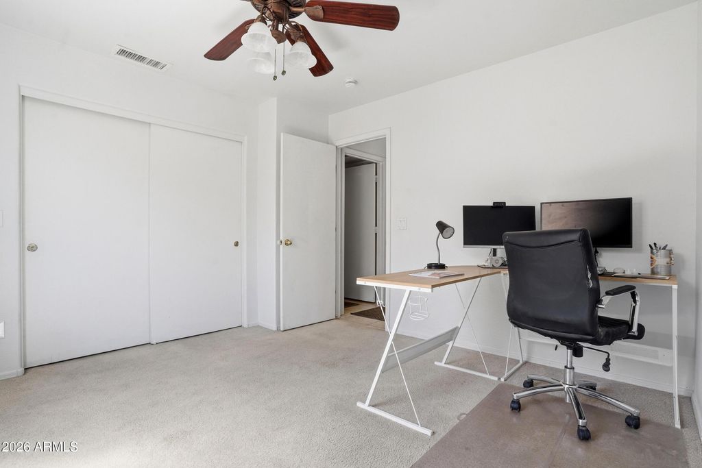 Image 13 of property listing at 17056 W ABERDEEN Drive, Surprise, AZ 85374