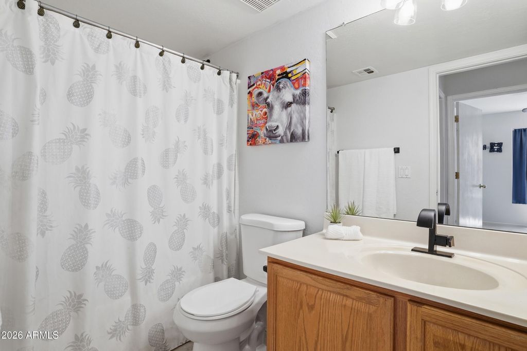 Image 14 of property listing at 17056 W ABERDEEN Drive, Surprise, AZ 85374