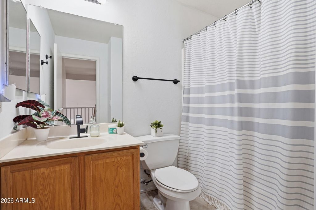 Image 18 of property listing at 17056 W ABERDEEN Drive, Surprise, AZ 85374