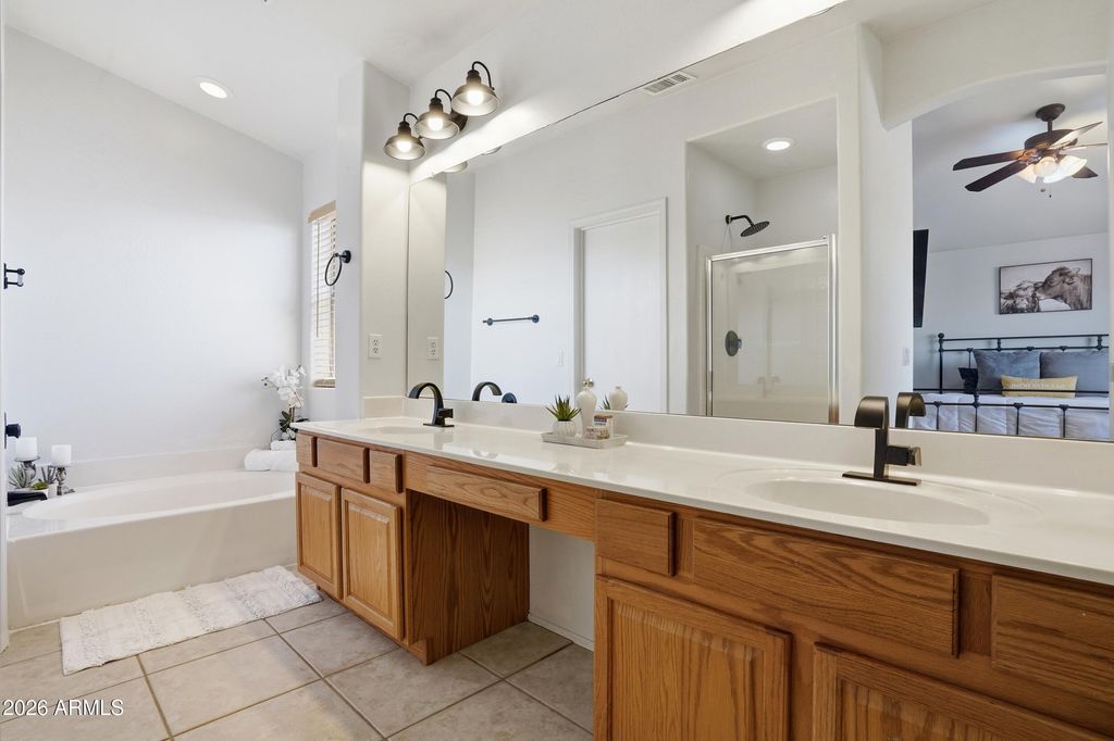 Image 22 of property listing at 17056 W ABERDEEN Drive, Surprise, AZ 85374