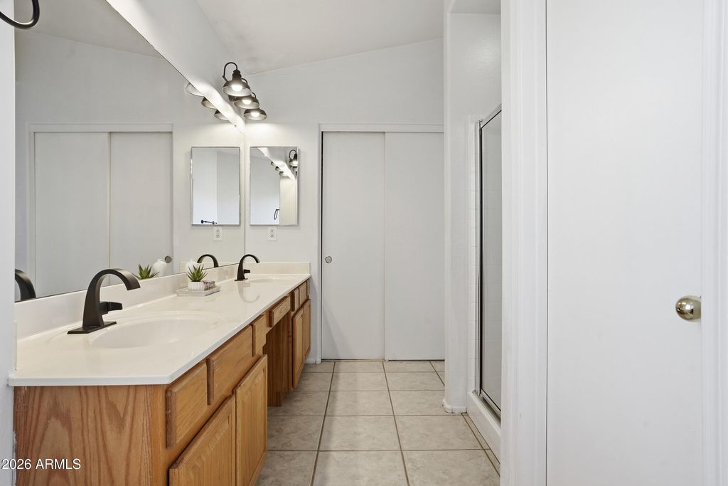 Image 24 of property listing at 17056 W ABERDEEN Drive, Surprise, AZ 85374