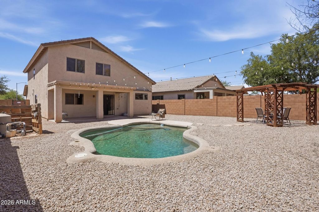 Image 30 of property listing at 17056 W ABERDEEN Drive, Surprise, AZ 85374