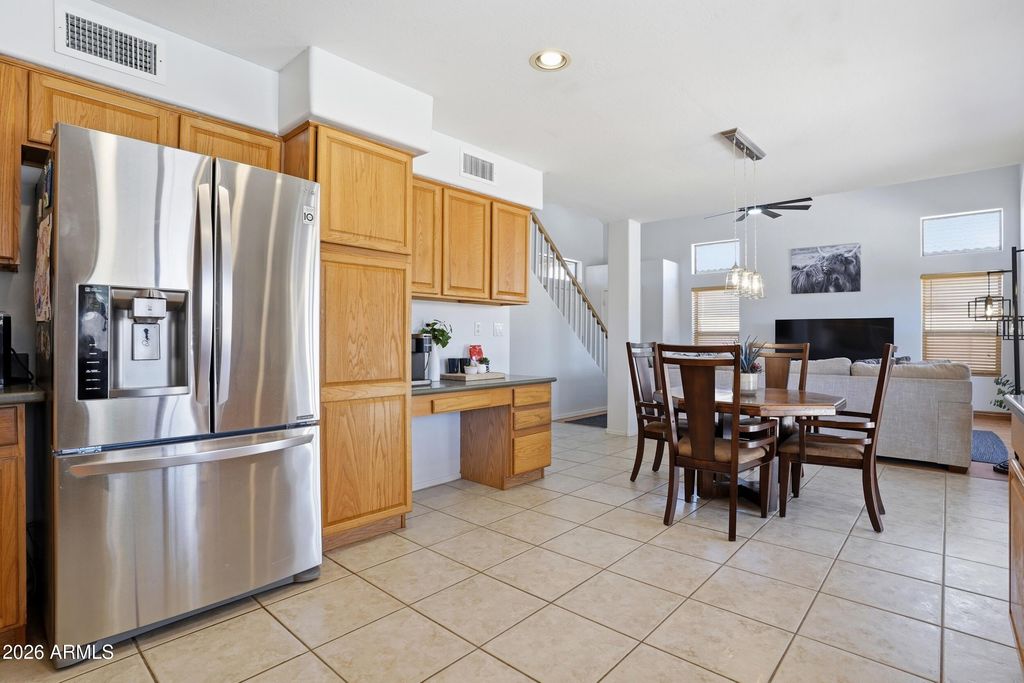 Image 7 of property listing at 17056 W ABERDEEN Drive, Surprise, AZ 85374