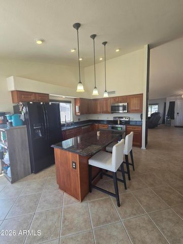 7509 W MESCAL Street, Peoria, AZ 85345