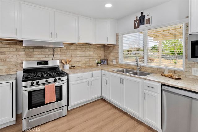 19140 Lenca Road, Apple Valley, CA 92307