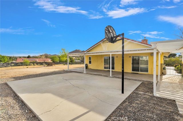 19140 Lenca Road, Apple Valley, CA 92307